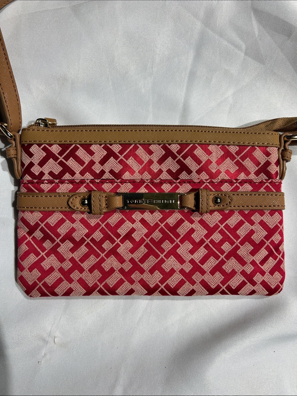 Tommy Hilfiger Red Patterned Crossbody with Tan Accents No Callouts - Picture 2 of 8
